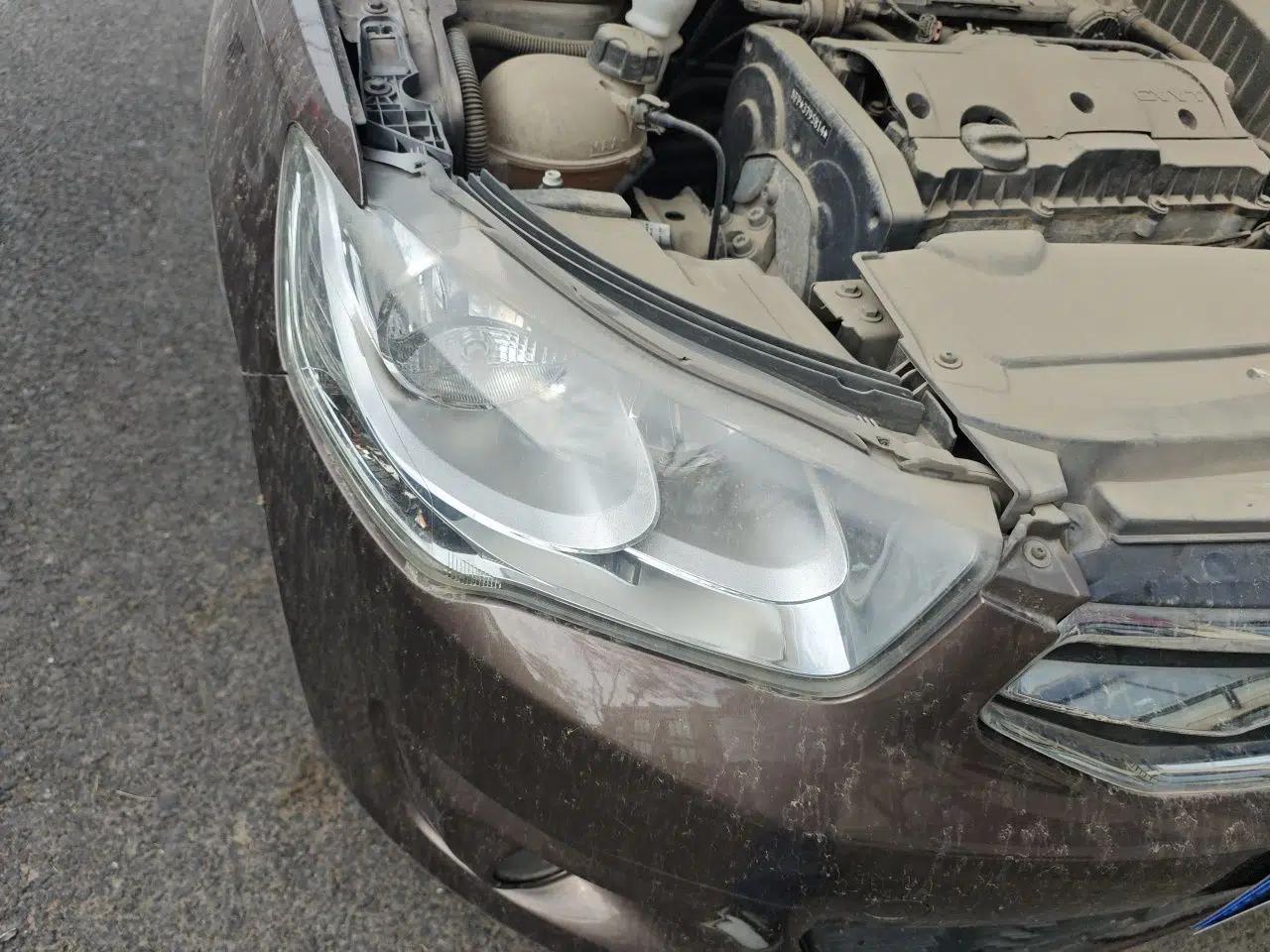 Citroen Elysee 2015 Qishang Edition 1.6L Automatic Fashion Model — миниатюра 7