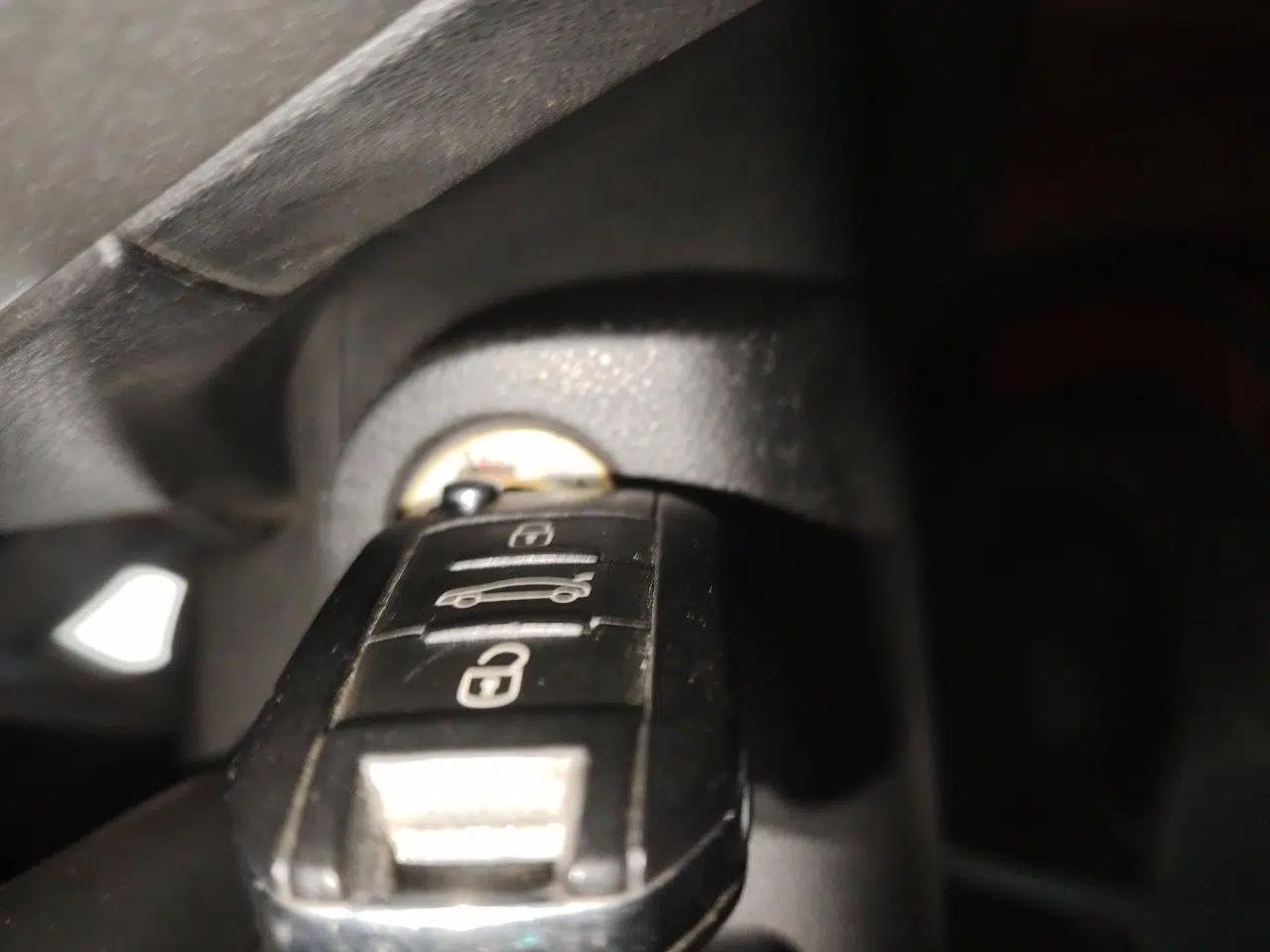 Citroen Elysee 2014 1.6L Manual Comfort Model — миниатюра 9