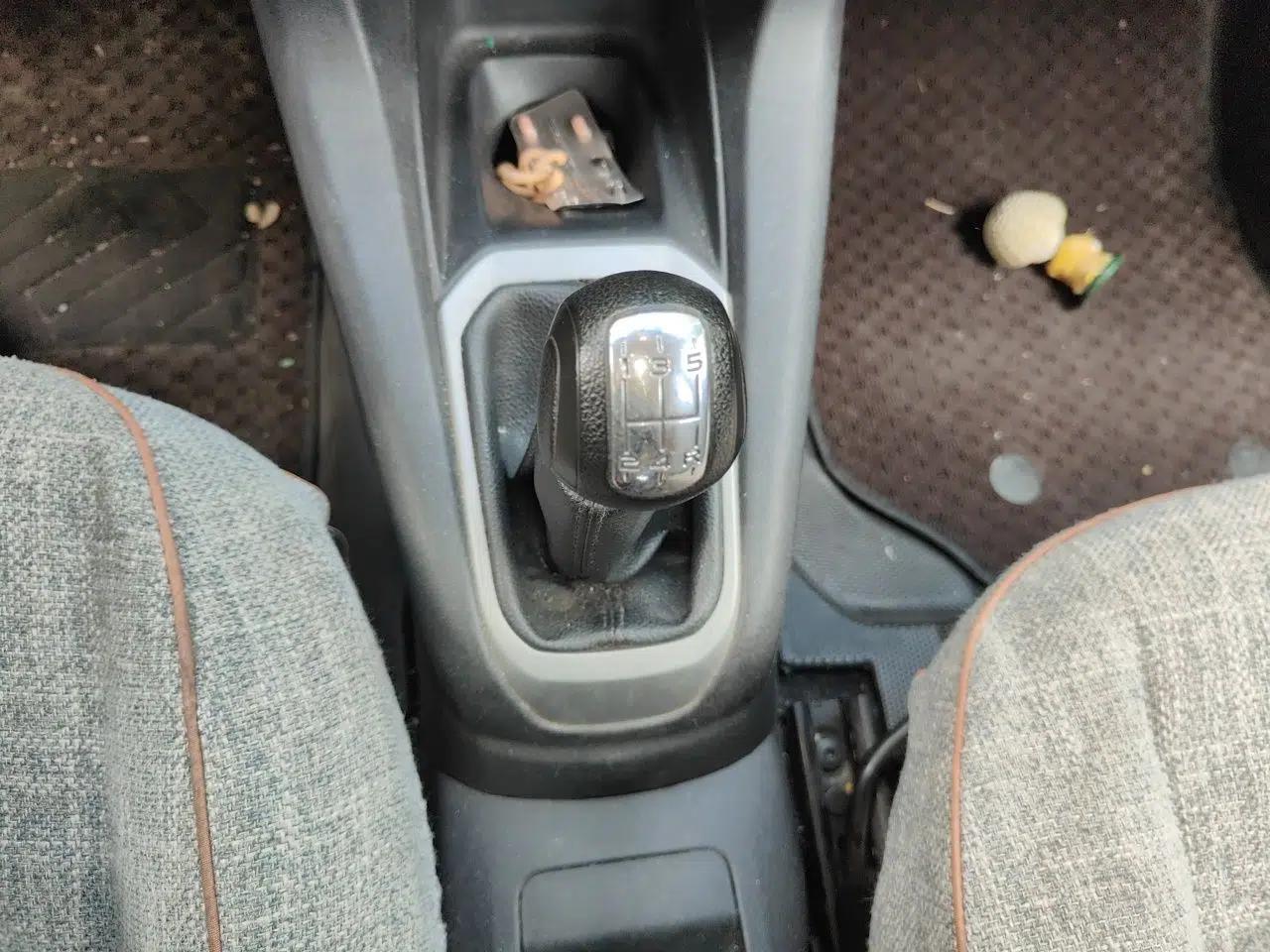 Citroen Elysee 2016 1.6L Manual Fashion Edition — миниатюра 15