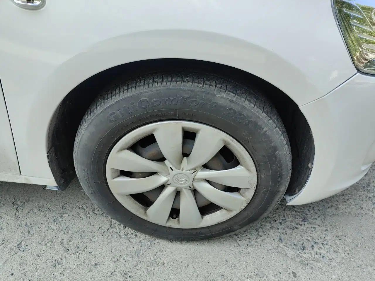 Citroen Elysee 2016 1.6L Manual Fashion Edition — миниатюра 8