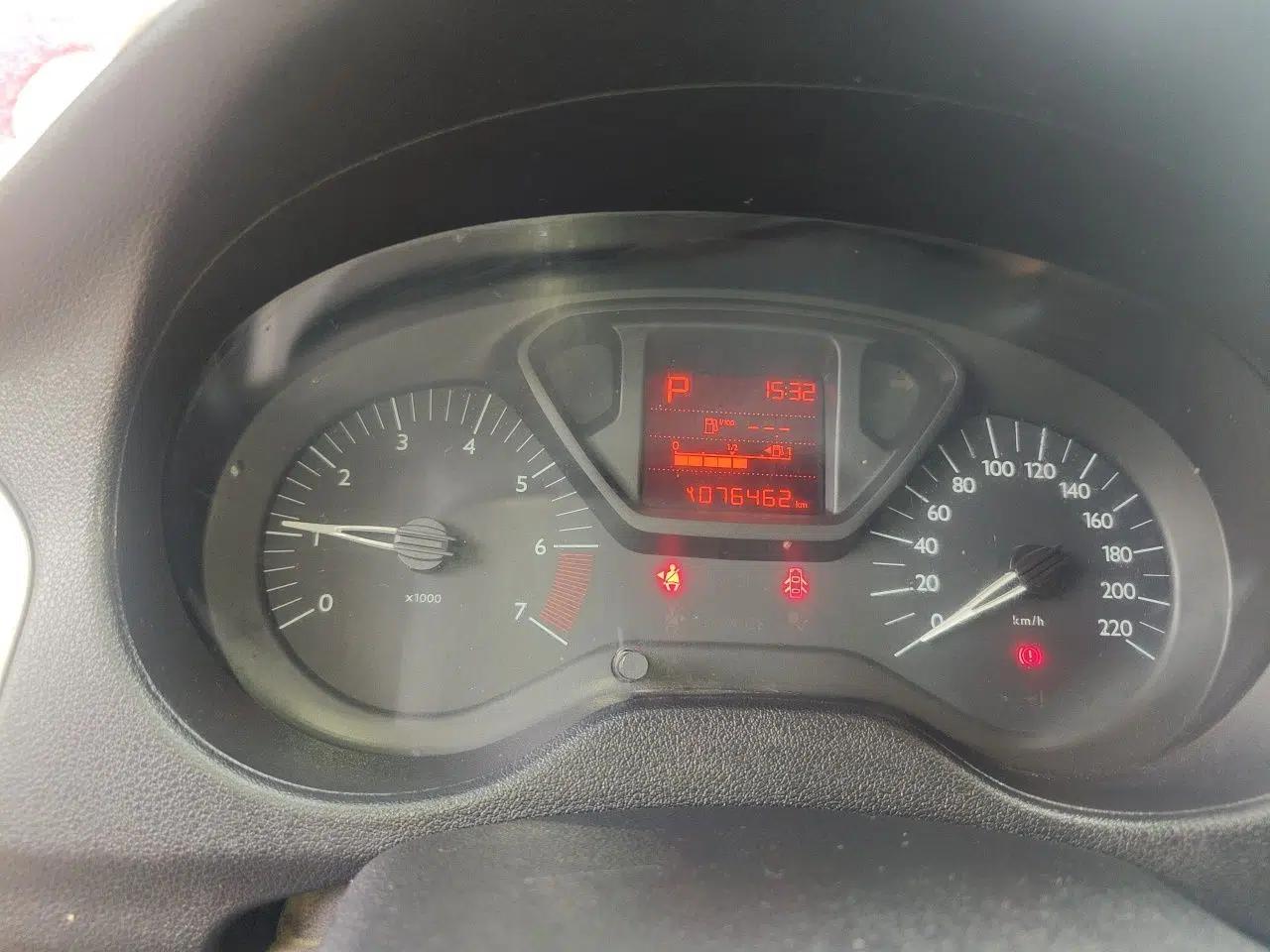 Citroen Elysee 2016 1.6L Automatic Fashion Model — миниатюра 12