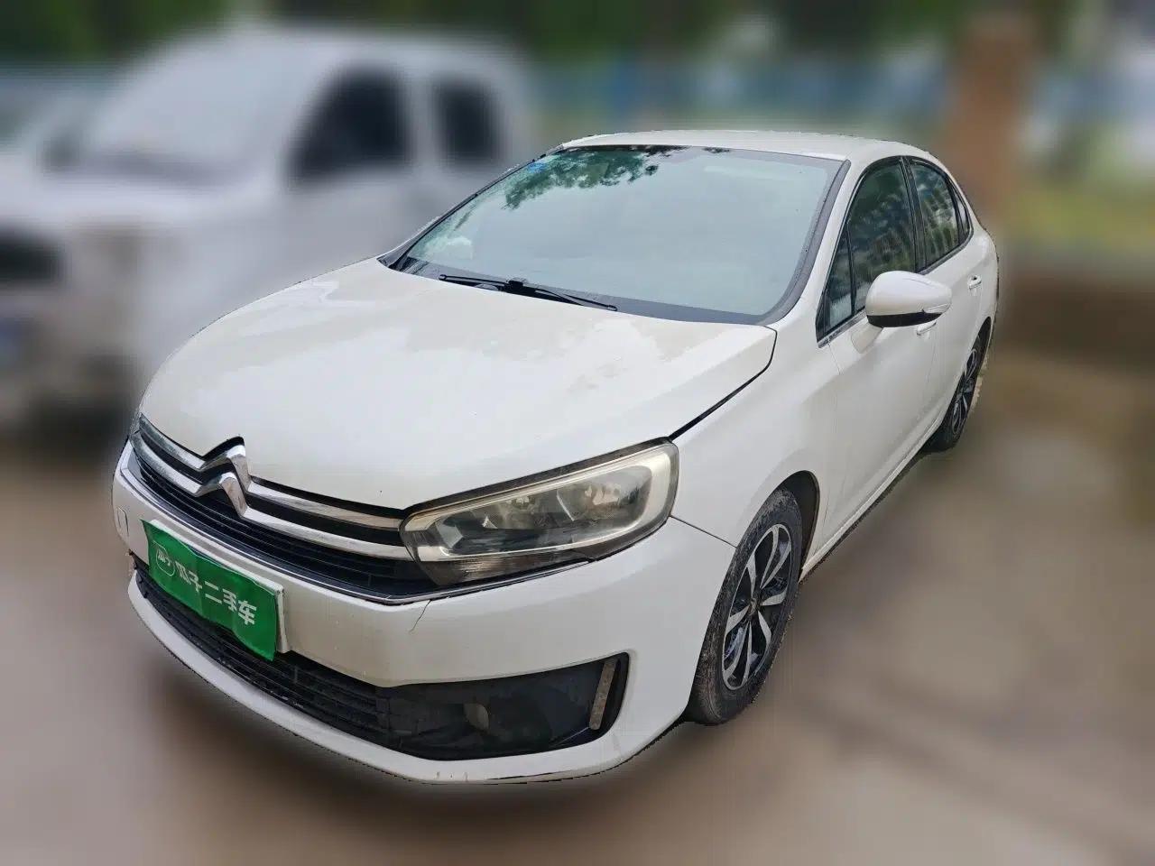 Citroen C4 Sega 2016 Joyful Edition 1.6L Manual Luxury Model — миниатюра 1