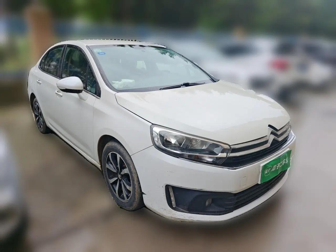 Citroen C4 Sega 2016 Joyful Edition 1.6L Manual Luxury Model — миниатюра 3