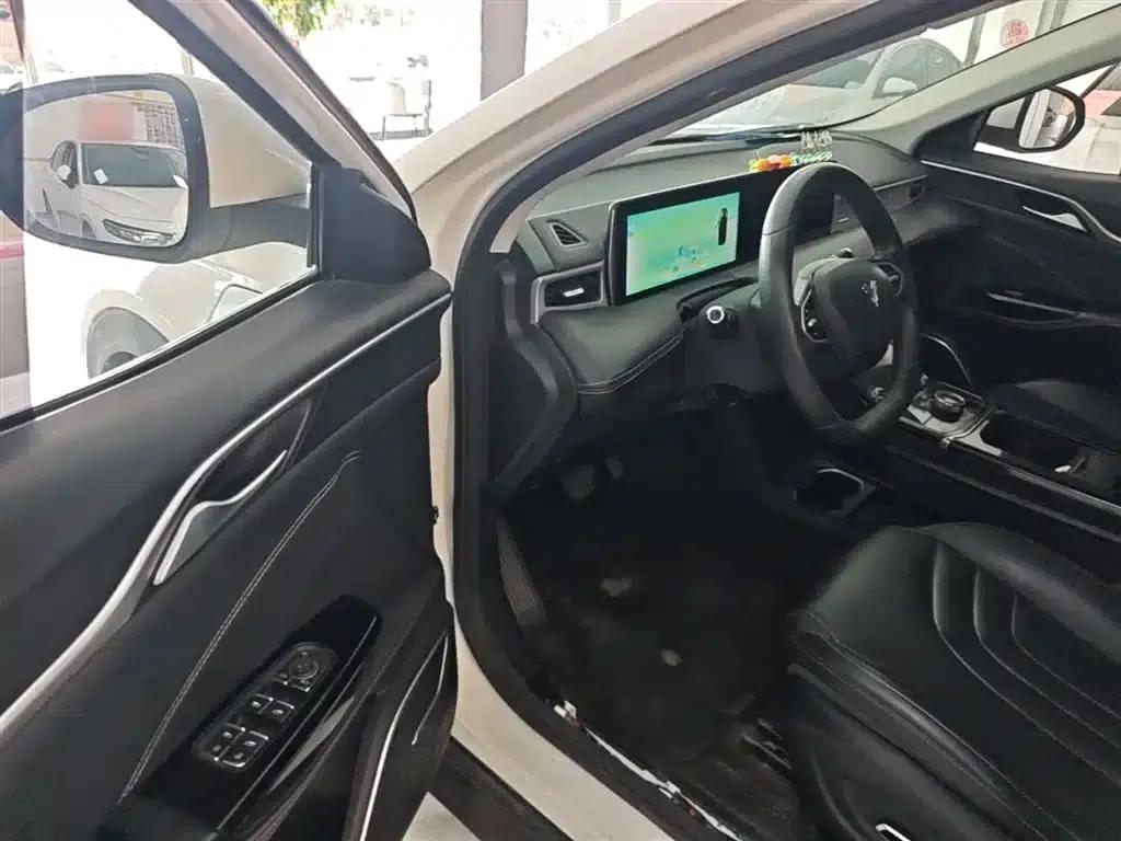 Nezha U 2021 Pro 400 Premium Driving Edition — миниатюра 16