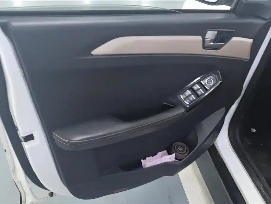 Nezha N01 2019 Model 380e — миниатюра 7