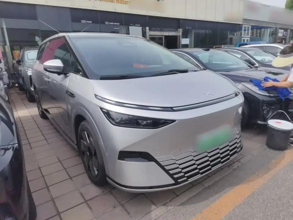 XPeng X9 2024 640 All-Wheel Drive High-Performance Max — миниатюра 3