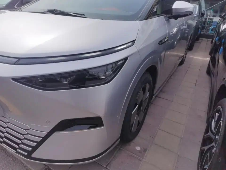 XPeng X9 2024 640 All-Wheel Drive High-Performance Max — миниатюра 9