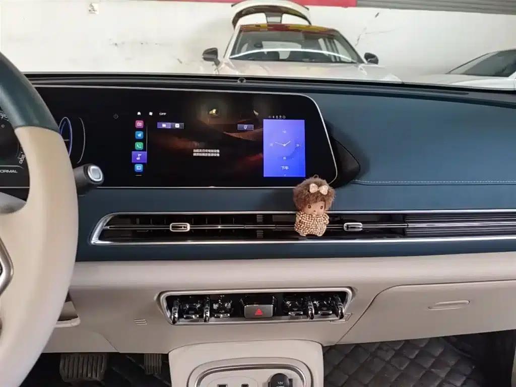 ORA Good Cat 2023 Model, 401km Standard Range, Luxury Edition, Lithium Iron Phosphate — миниатюра 13