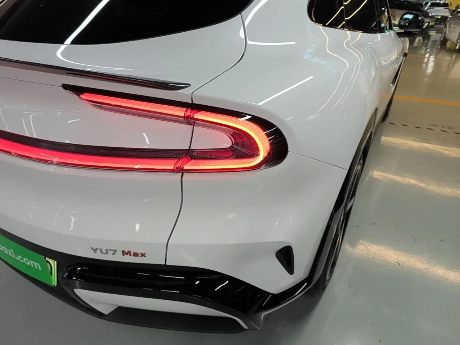 Xiaomi Auto YU7 2025 Ultra-Long Range High-Performance All-Wheel-Drive Max Edition — миниатюра 8