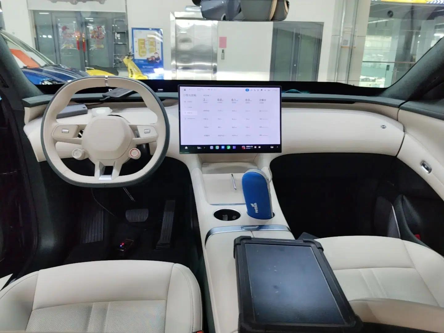 Xiaomi Auto YU7 2025 Ultra-Long Range High-Performance All-Wheel-Drive Max Edition — миниатюра 13