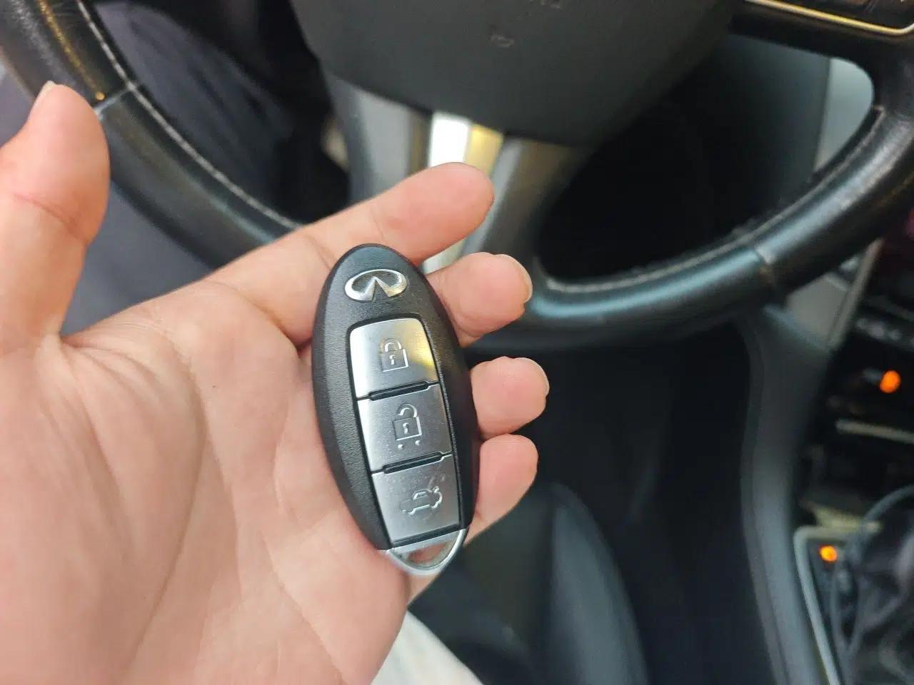 Infiniti Q50L 2016 2.0T Ambition Edition — миниатюра 9