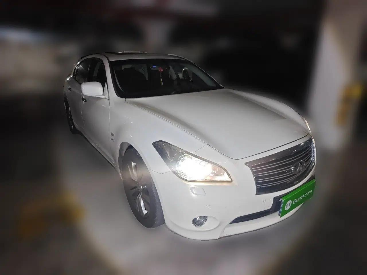 Infiniti Q70 2013 Q70L 2.5L Elegance Edition — миниатюра 3