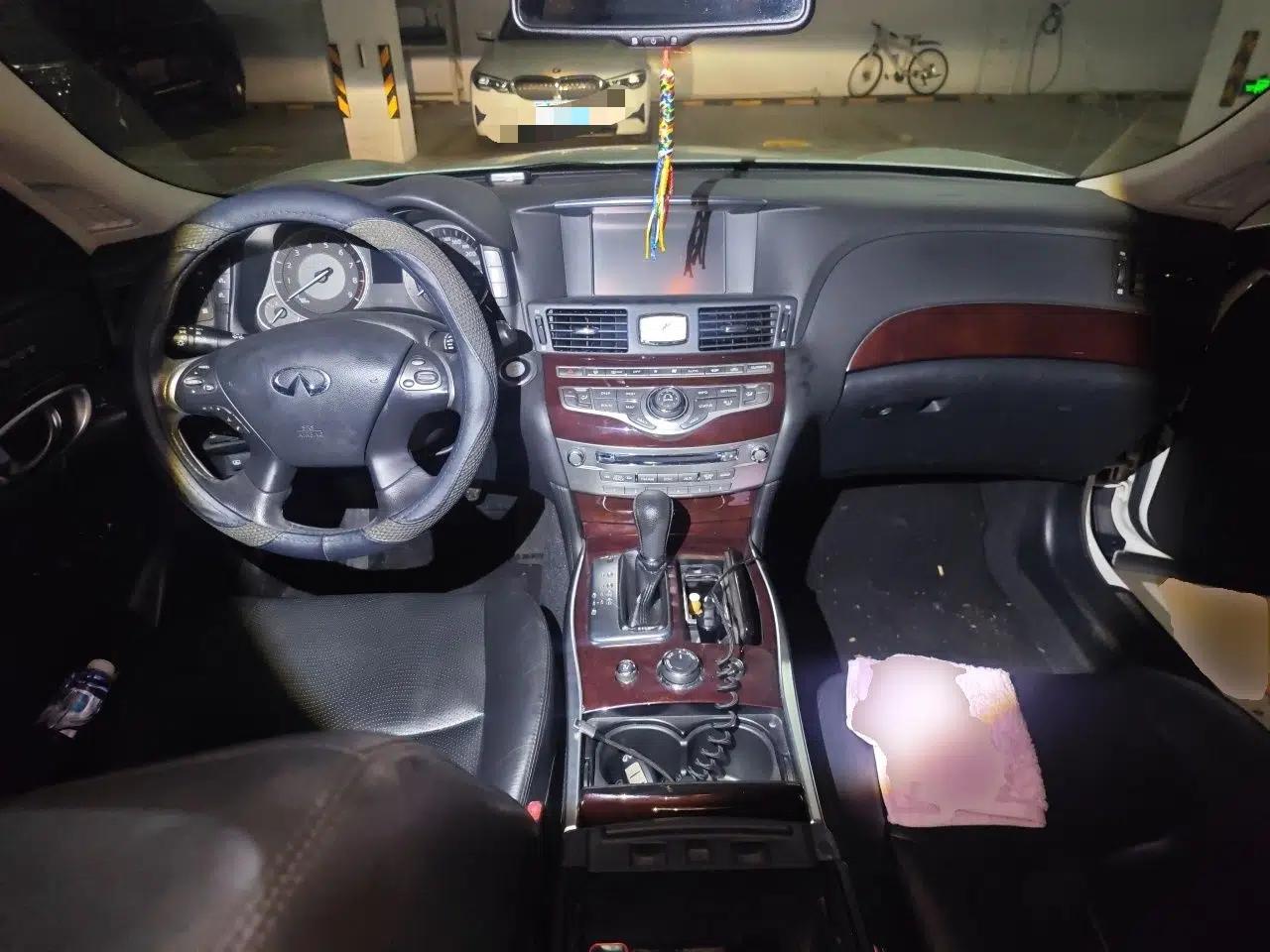 Infiniti Q70 2013 Q70L 2.5L Elegance Edition — миниатюра 10