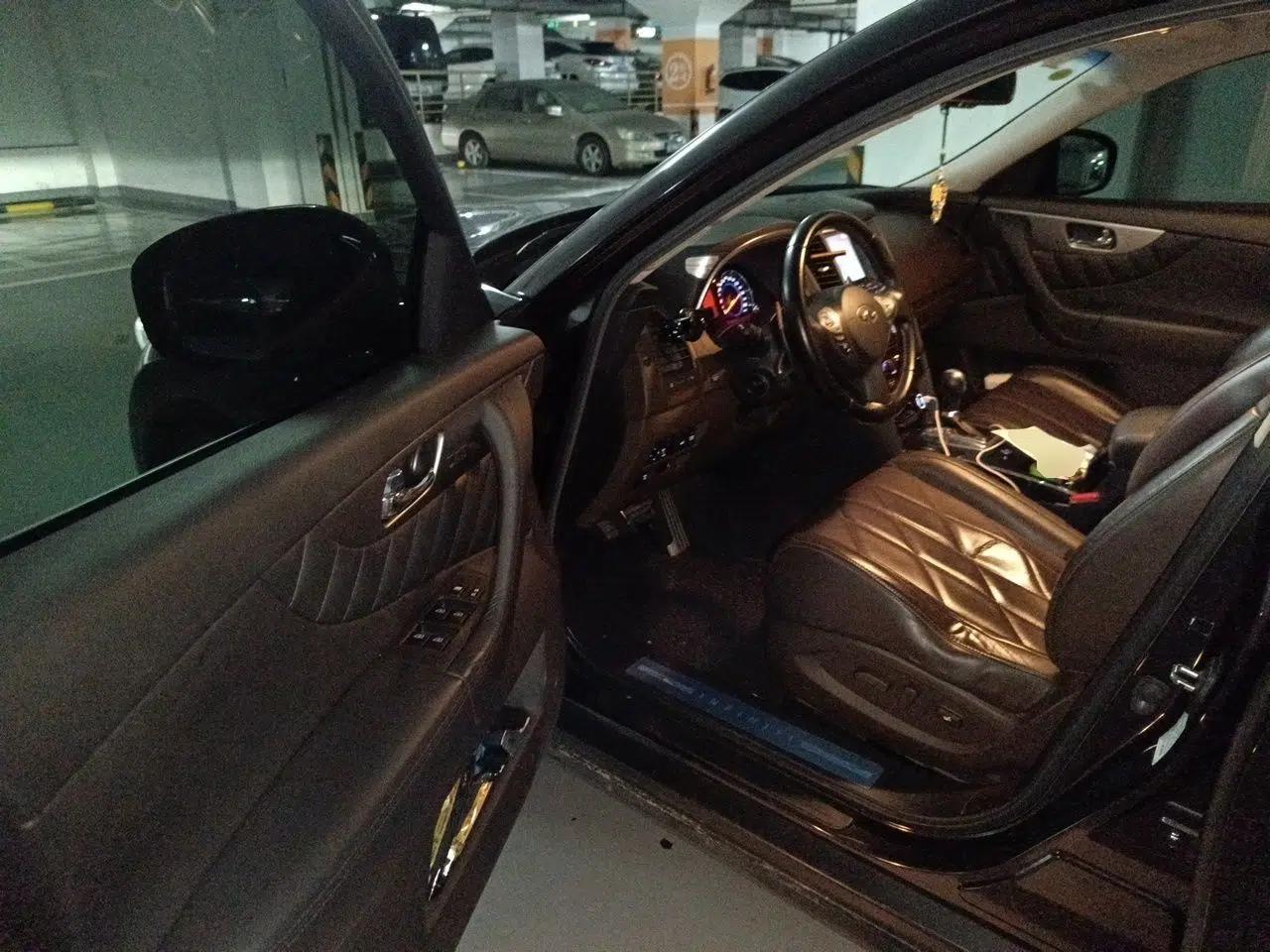 Infiniti FX 2010 FX35 Ultimate Edition — миниатюра 17