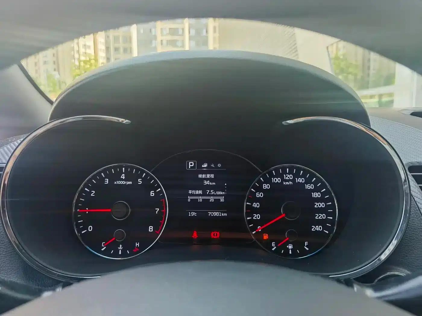 Kia K3 2017 1.6L Automatic 15th Anniversary Special Edition GLS — миниатюра 11