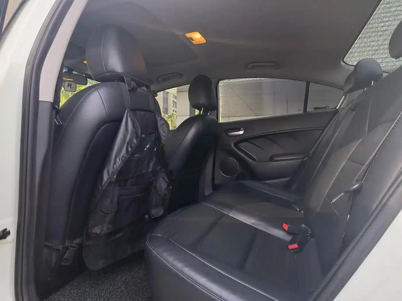 Kia K3 2017 1.6L Automatic 15th Anniversary Special Edition GLS — миниатюра 19