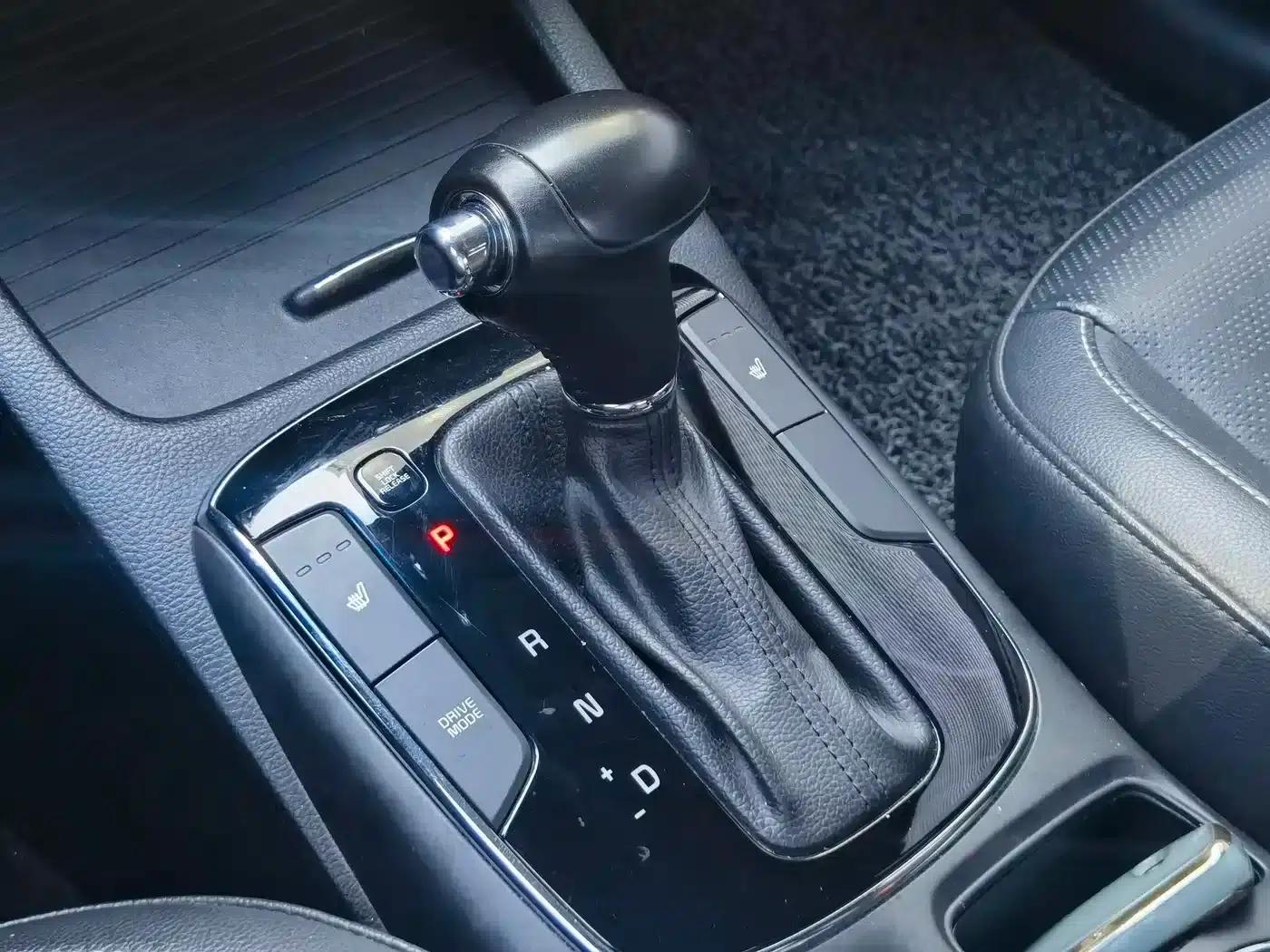 Kia K3 2017 1.6L Automatic 15th Anniversary Special Edition GLS — миниатюра 20