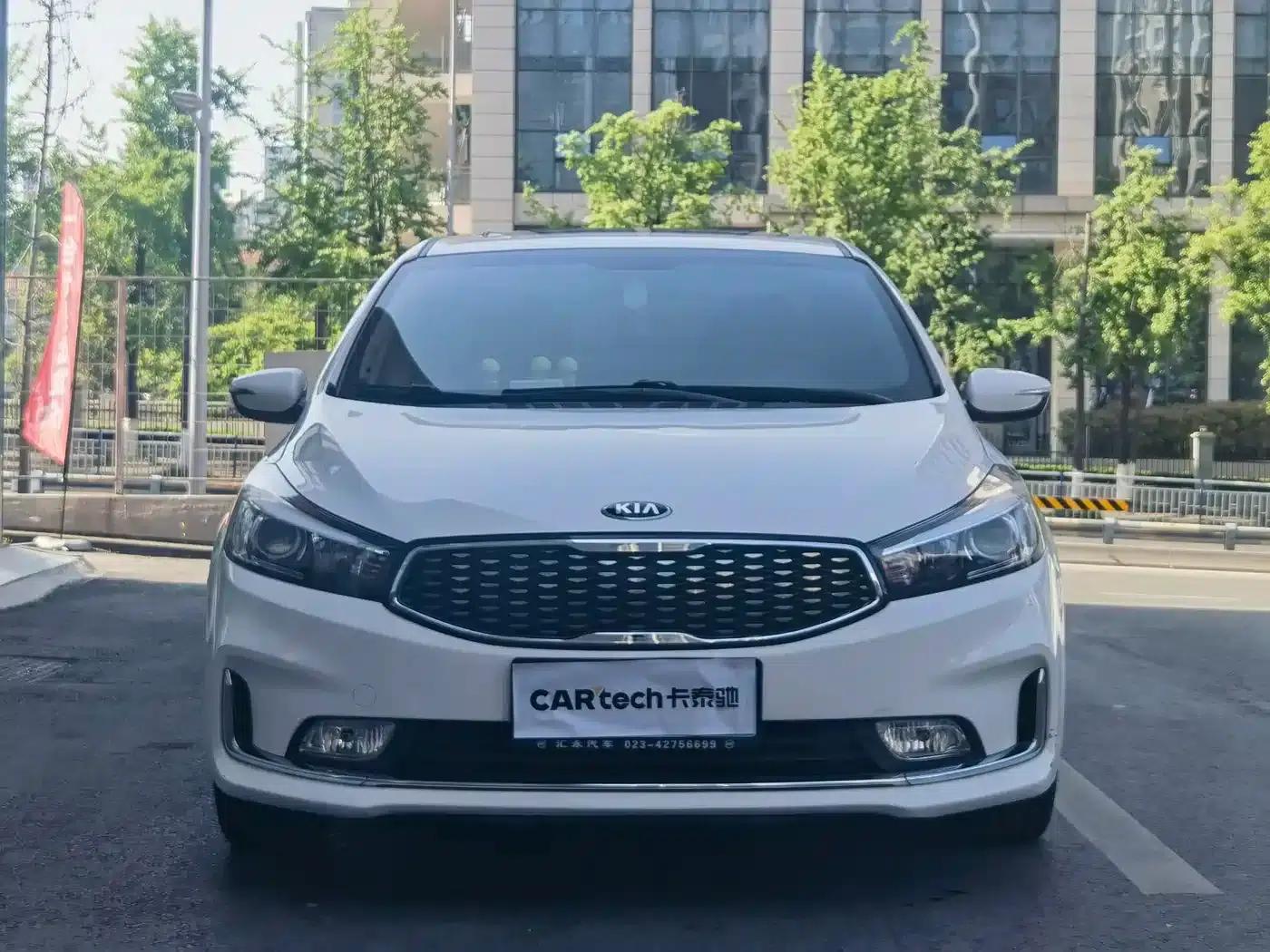 Kia K3 2017 1.6L Automatic 15th Anniversary Special Edition GLS — миниатюра 4