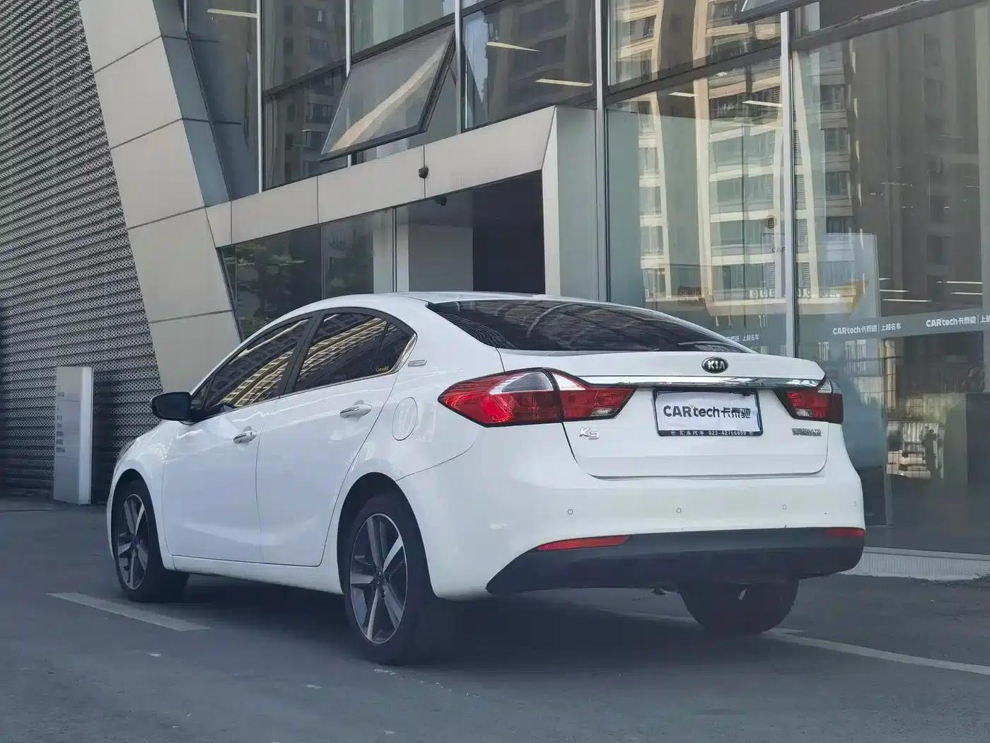 Kia K3 2017 1.6L Automatic 15th Anniversary Special Edition GLS — миниатюра 9