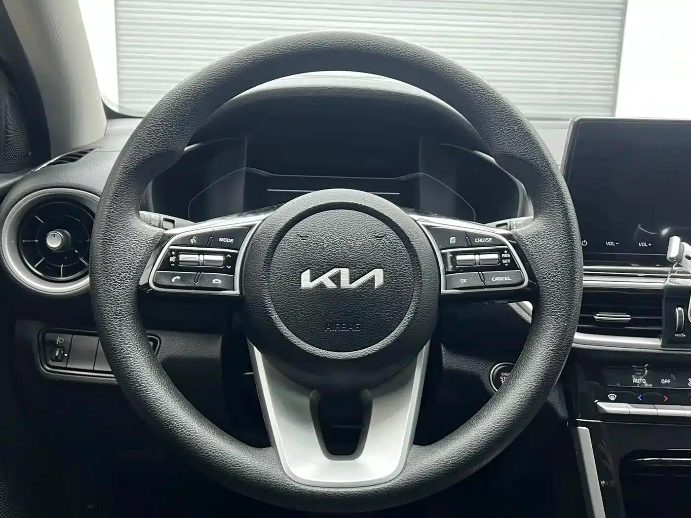Kia K3 2021 1.5L CVT Fashion Edition — миниатюра 15