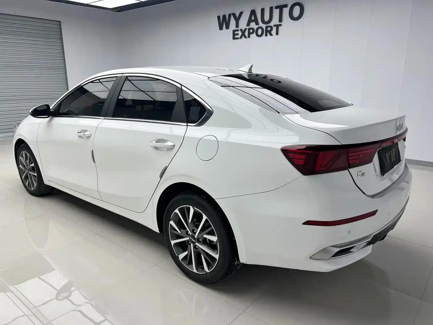 Kia K3 2021 1.5L CVT Fashion Edition — миниатюра 4