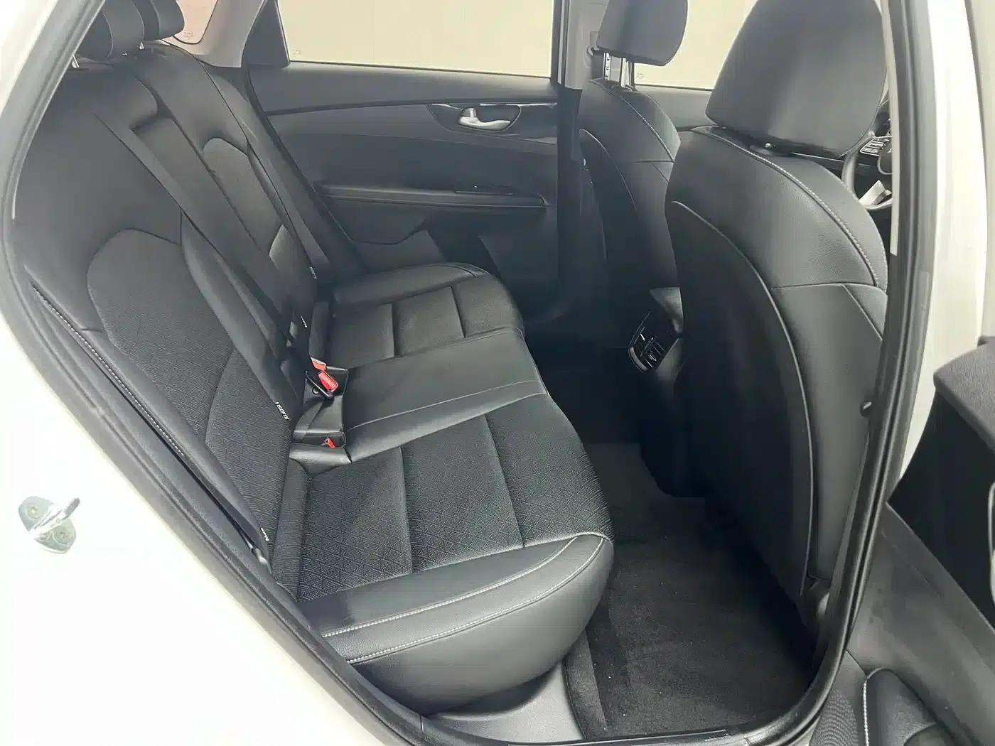 Kia K3 2021 1.5L CVT Fashion Edition — миниатюра 9