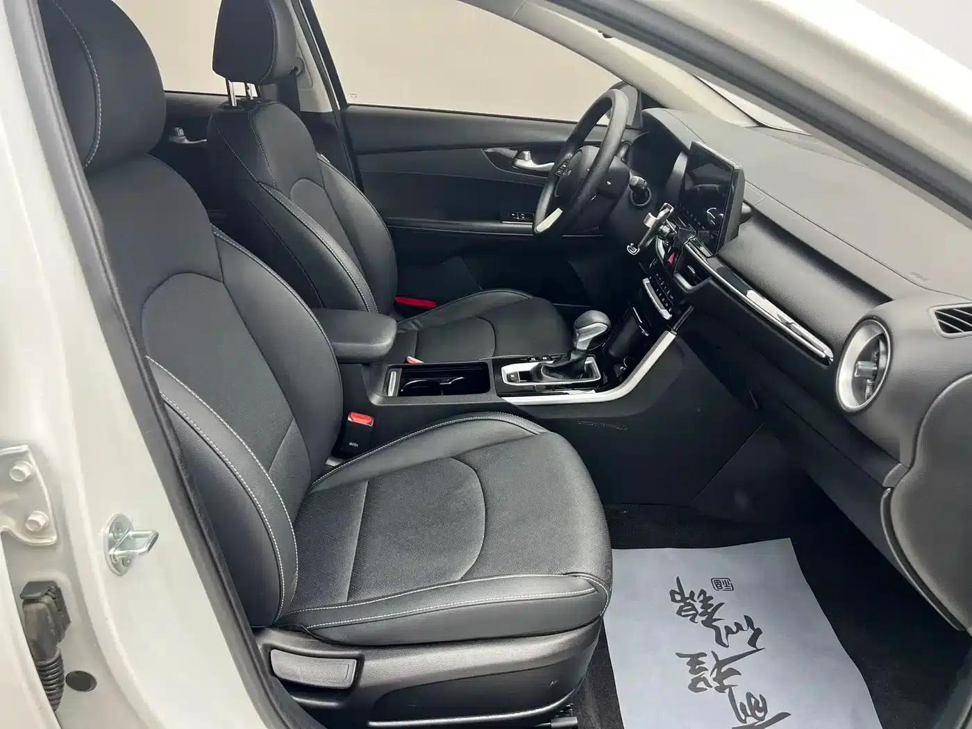 Kia K3 2021 1.5L CVT Fashion Edition — миниатюра 10