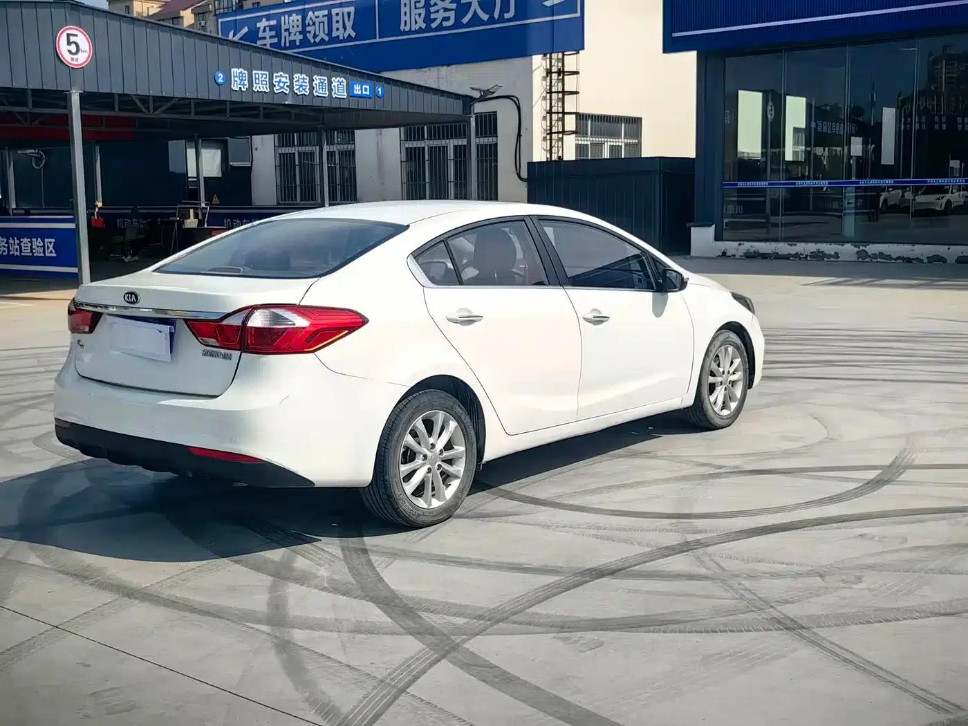 Kia K3 2016 1.6L Automatic GLS — миниатюра 12