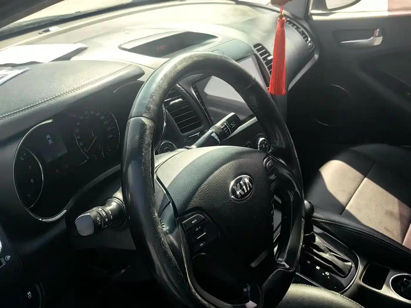 Kia K3 2016 1.6L Automatic GLS — миниатюра 6