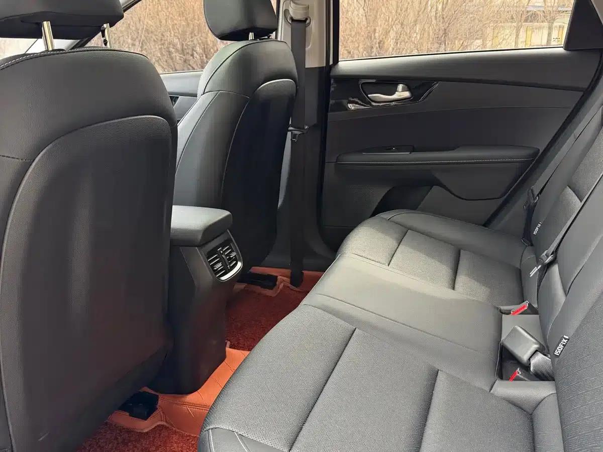 Kia K3 2021 1.5L CVT Fashion Edition — миниатюра 11