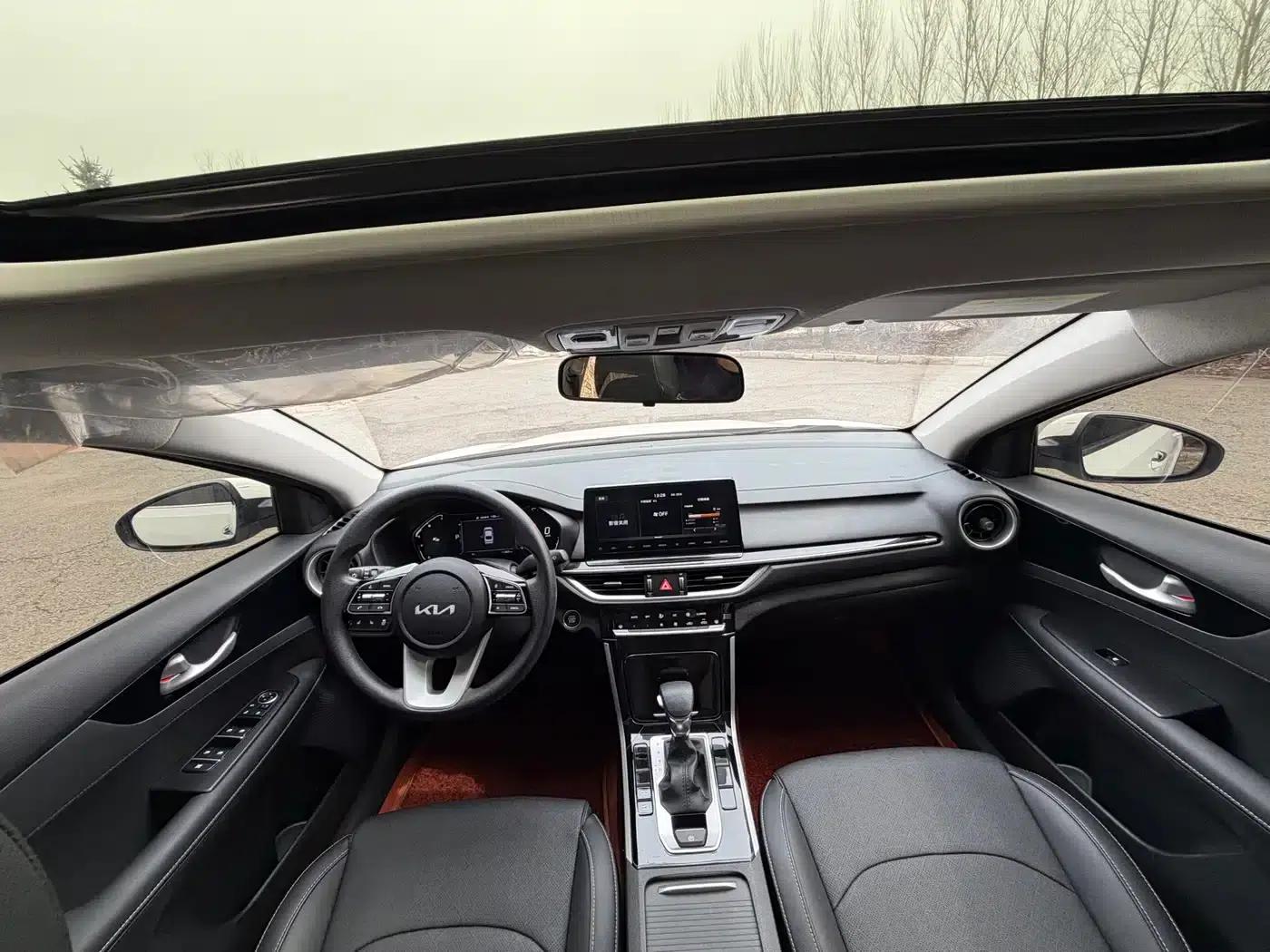 Kia K3 2021 1.5L CVT Fashion Edition — миниатюра 8