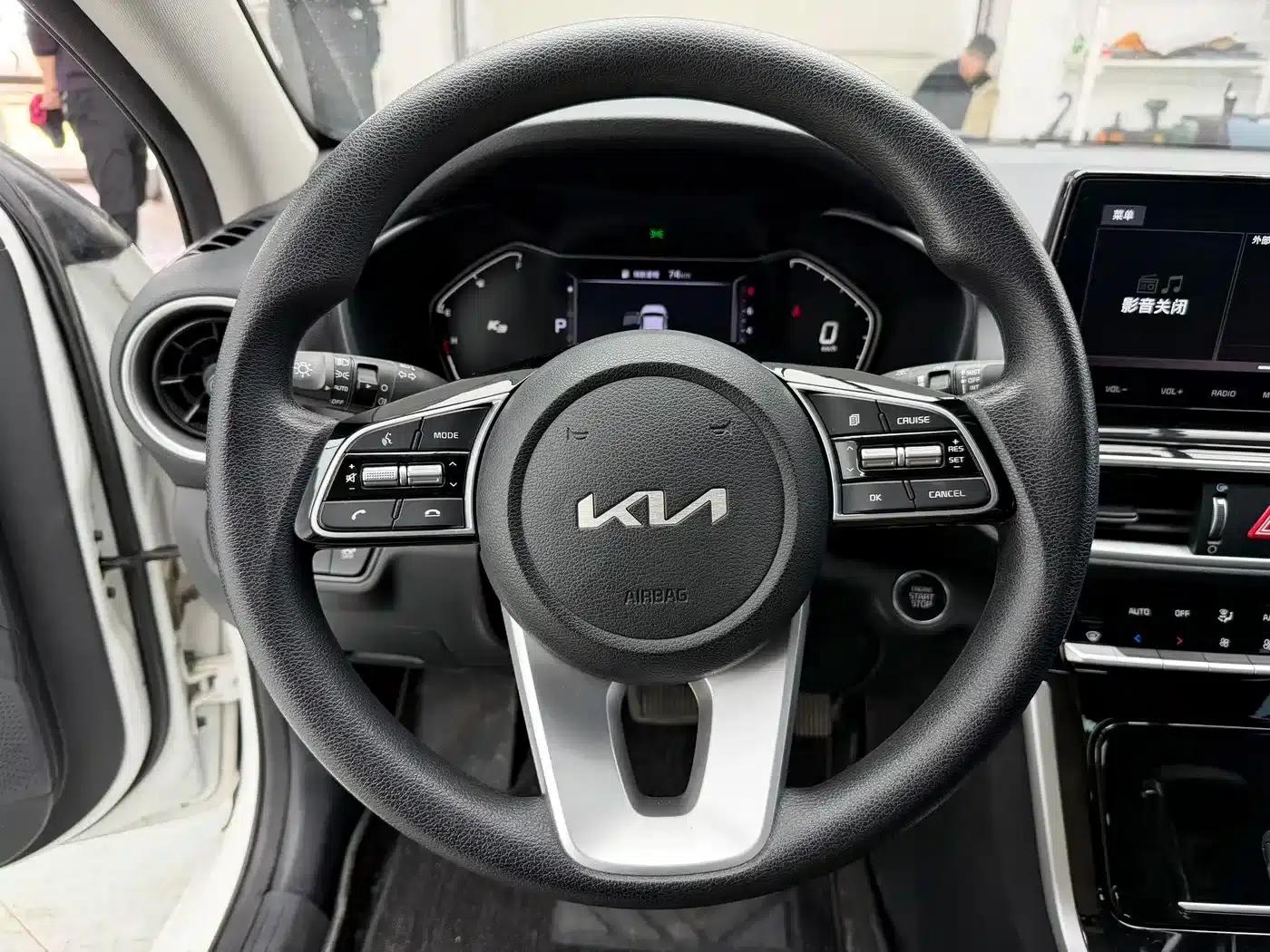 Kia K3 2021 Facelift 1.5L CVT Fashion Edition — миниатюра 12