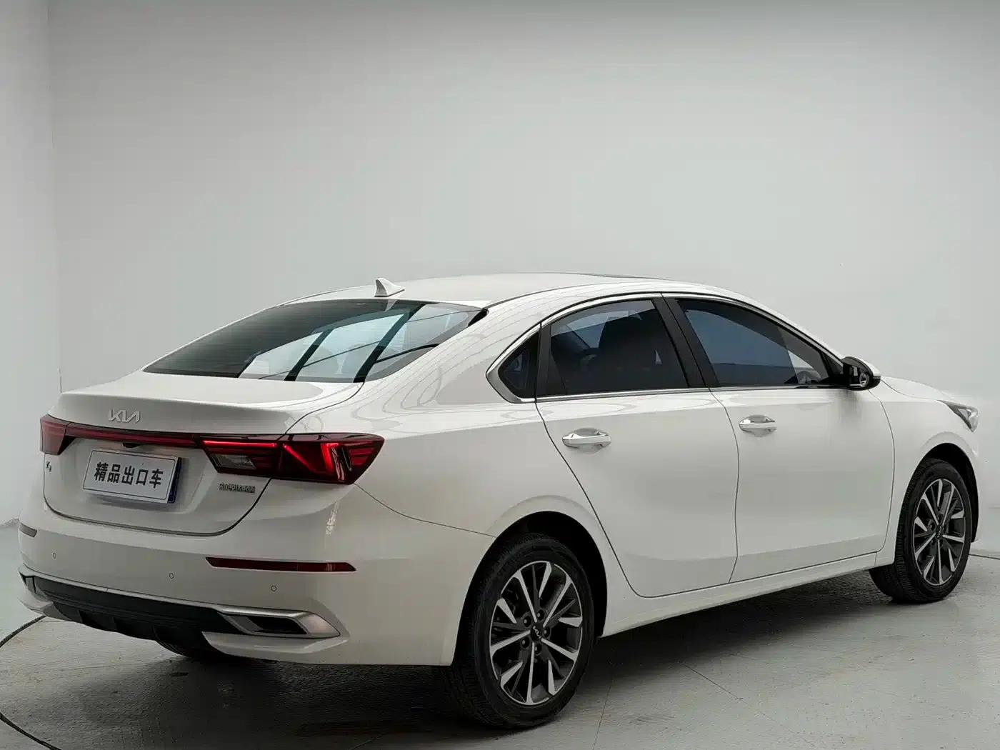 Kia K3 2021 Facelift 1.5L CVT Fashion Edition — миниатюра 4