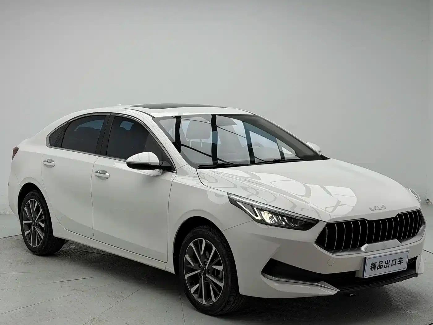 Kia K3 2021 Facelift 1.5L CVT Fashion Edition — миниатюра 5