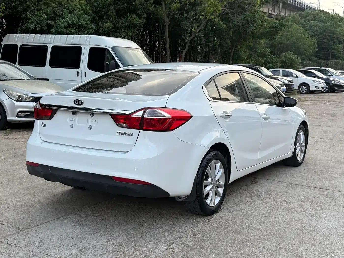 Kia K3 2016 1.6L Automatic GLS — миниатюра 9