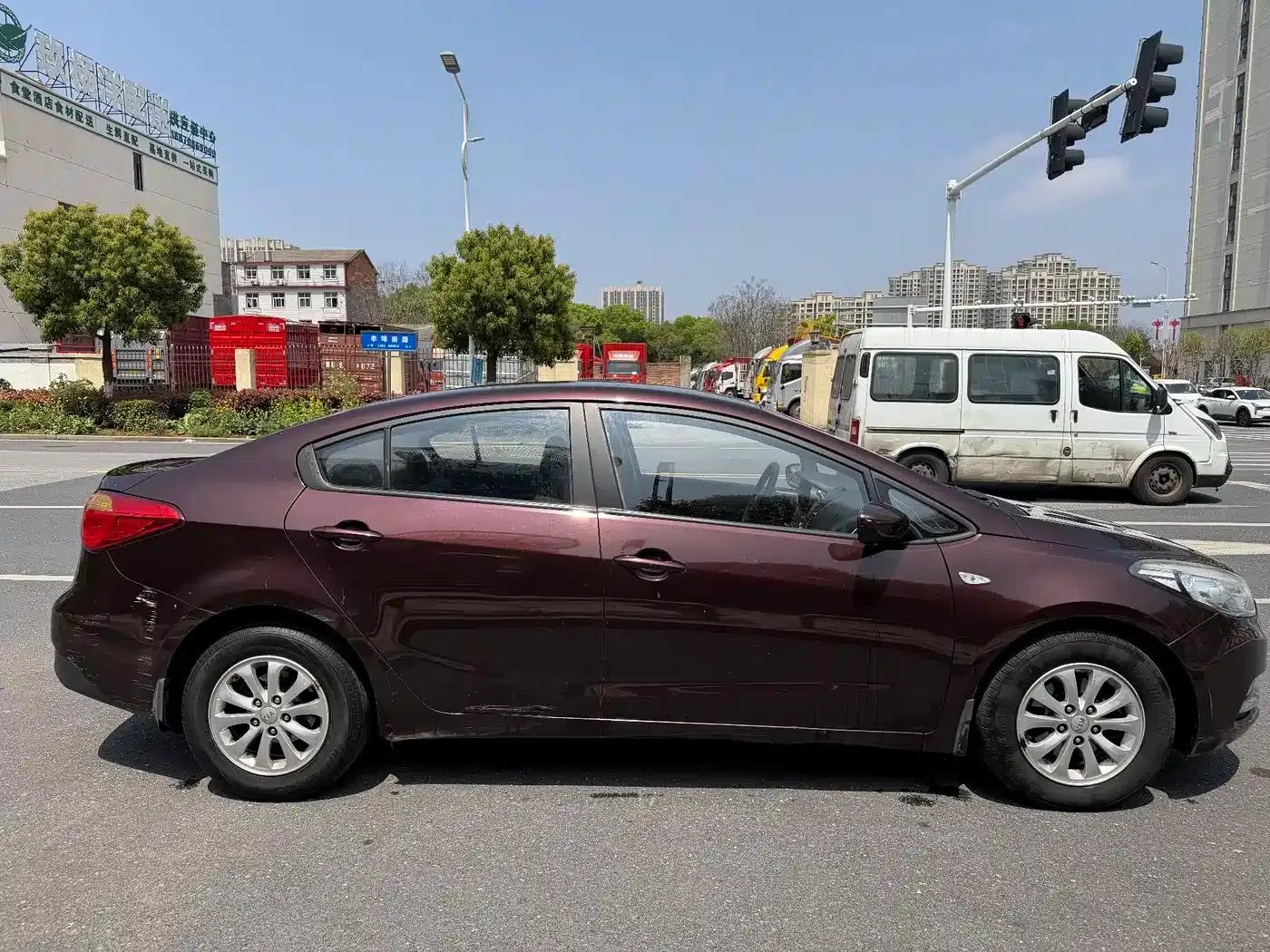 Kia K3 2015 1.6L Manual GL — миниатюра 5