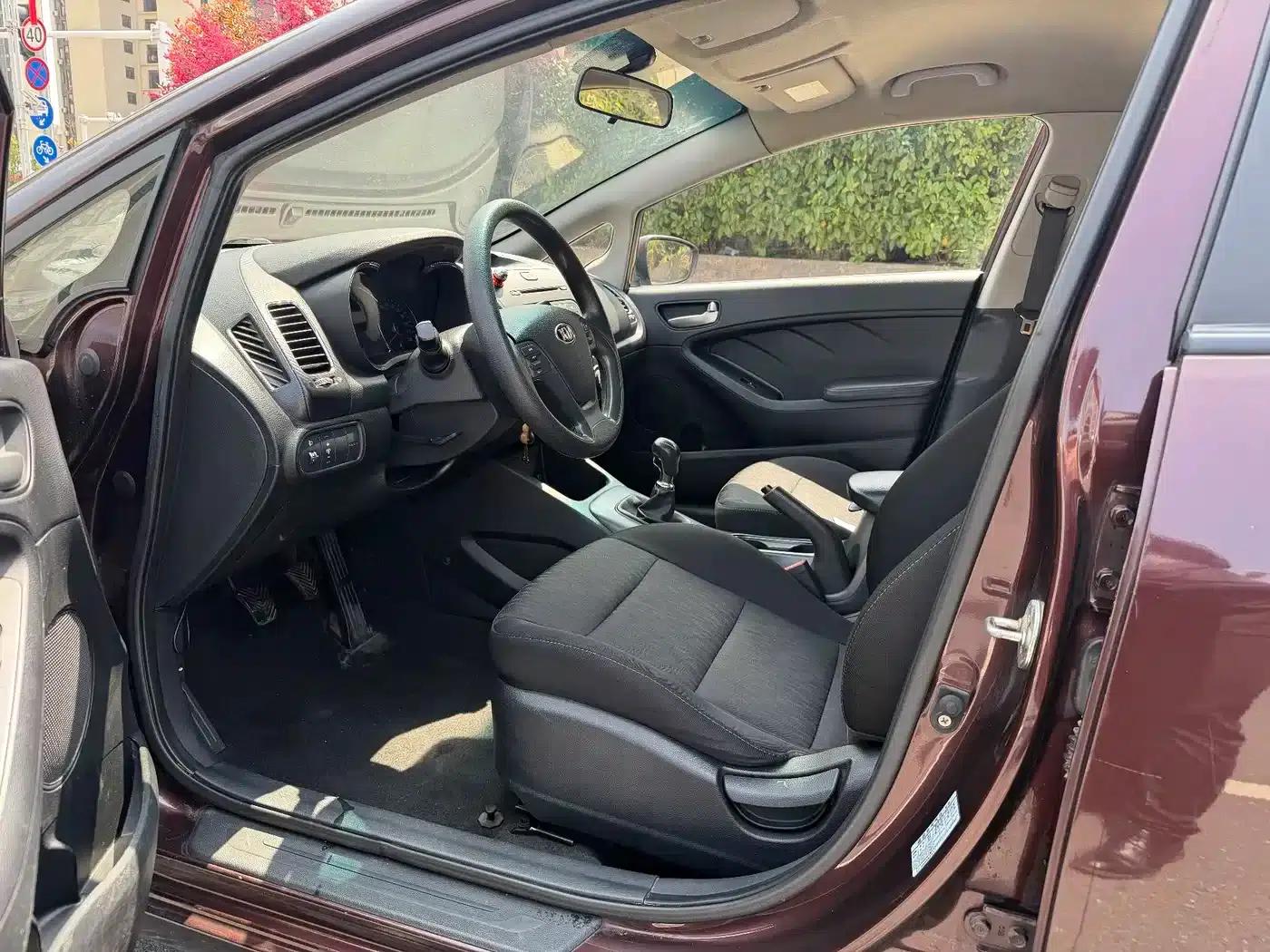 Kia K3 2015 1.6L Manual GL — миниатюра 9