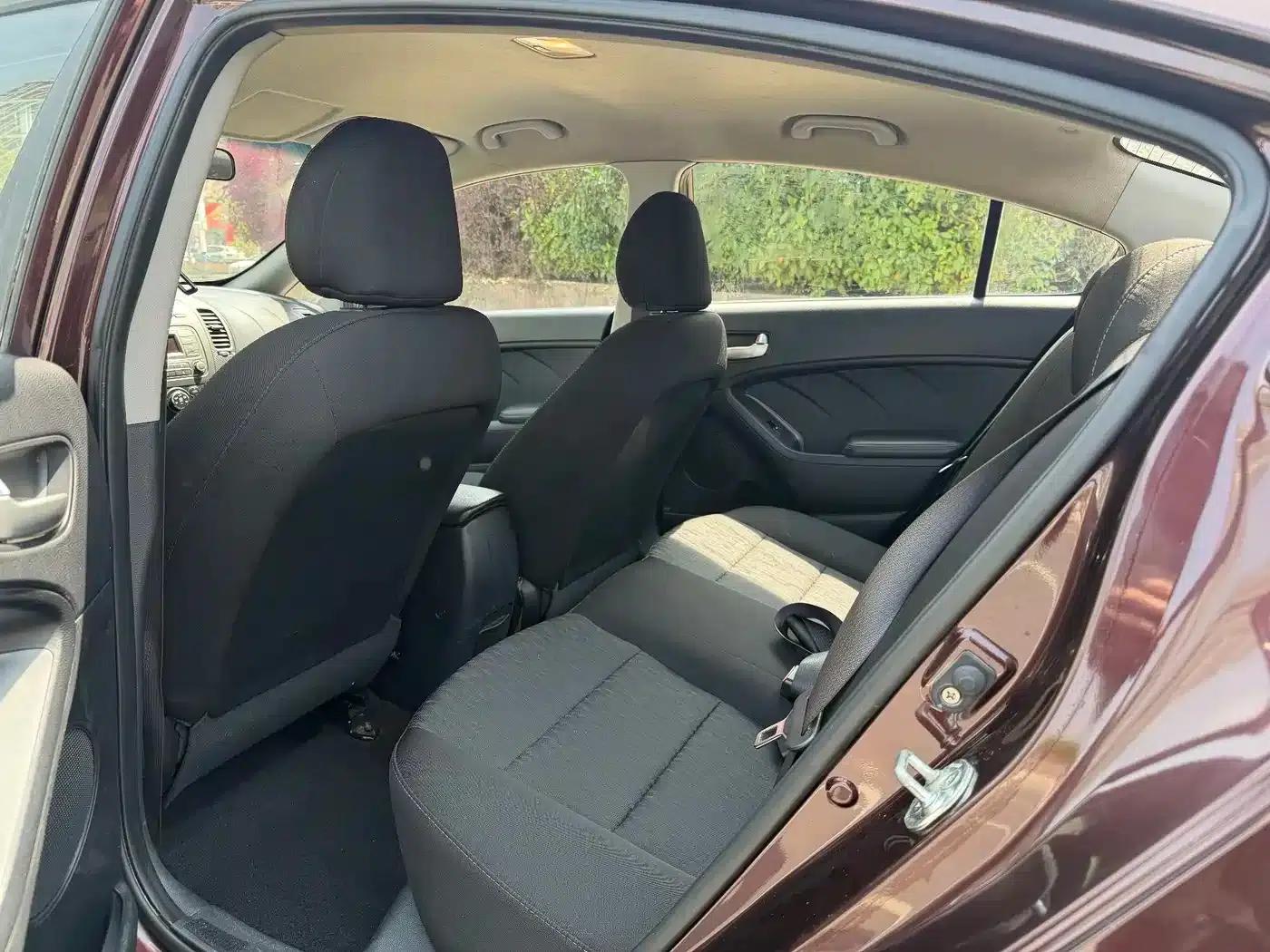Kia K3 2015 1.6L Manual GL — миниатюра 10
