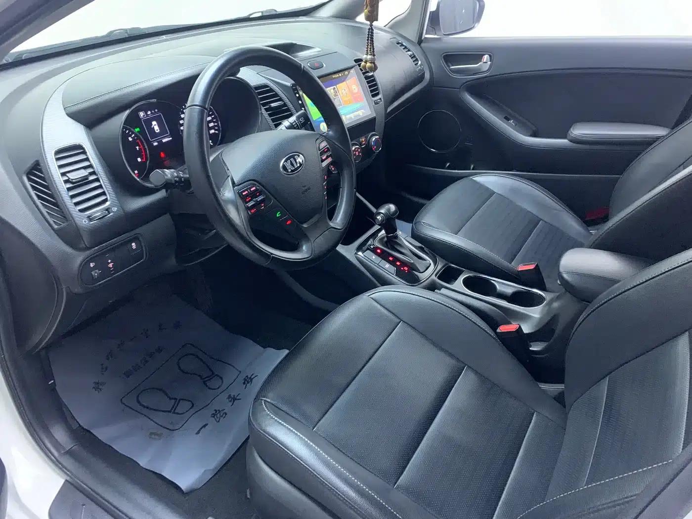 Kia K3 2017 1.6L Automatic 15th Anniversary Special Edition GLS — миниатюра 5