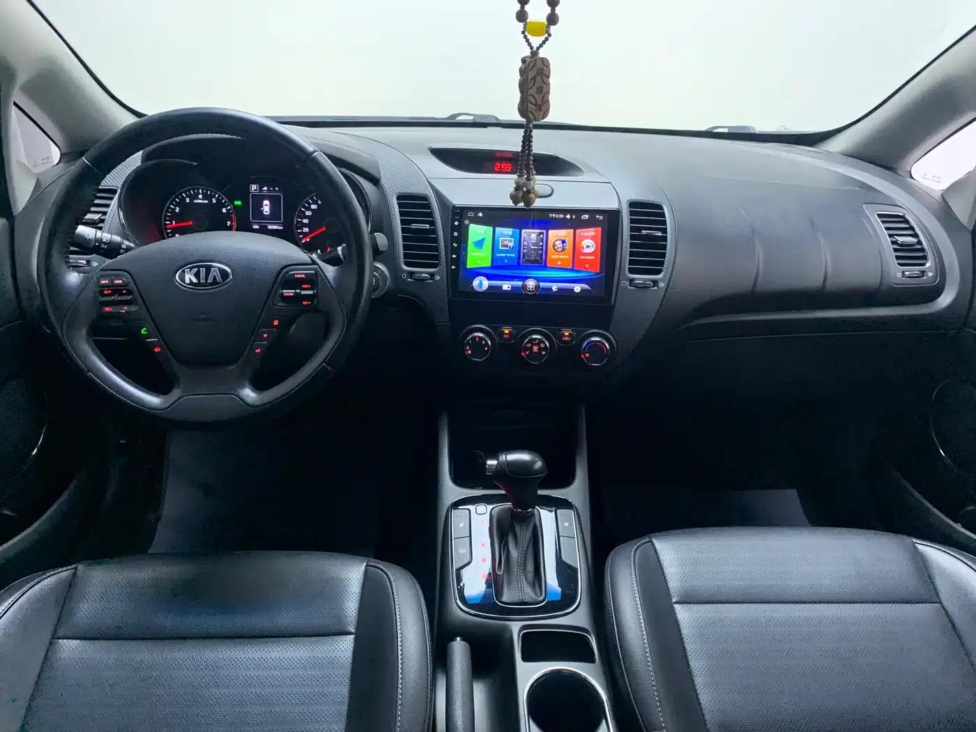 Kia K3 2017 1.6L Automatic 15th Anniversary Special Edition GLS — миниатюра 6