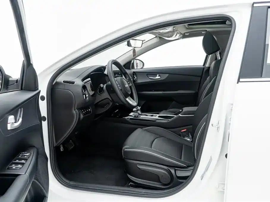 Kia K3 2024 1.5L CVT Comfort Edition — миниатюра 14