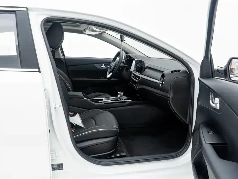 Kia K3 2024 1.5L CVT Comfort Edition — миниатюра 15