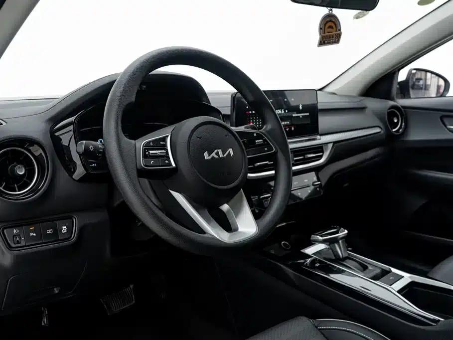 Kia K3 2024 1.5L CVT Comfort Edition — миниатюра 18