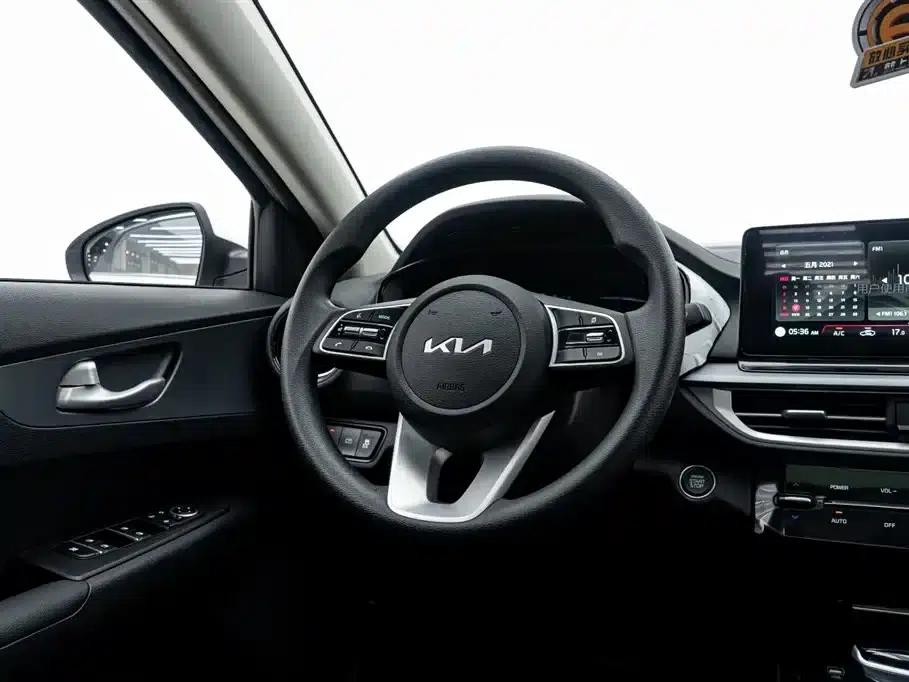 Kia K3 2024 1.5L CVT Comfort Edition — миниатюра 19