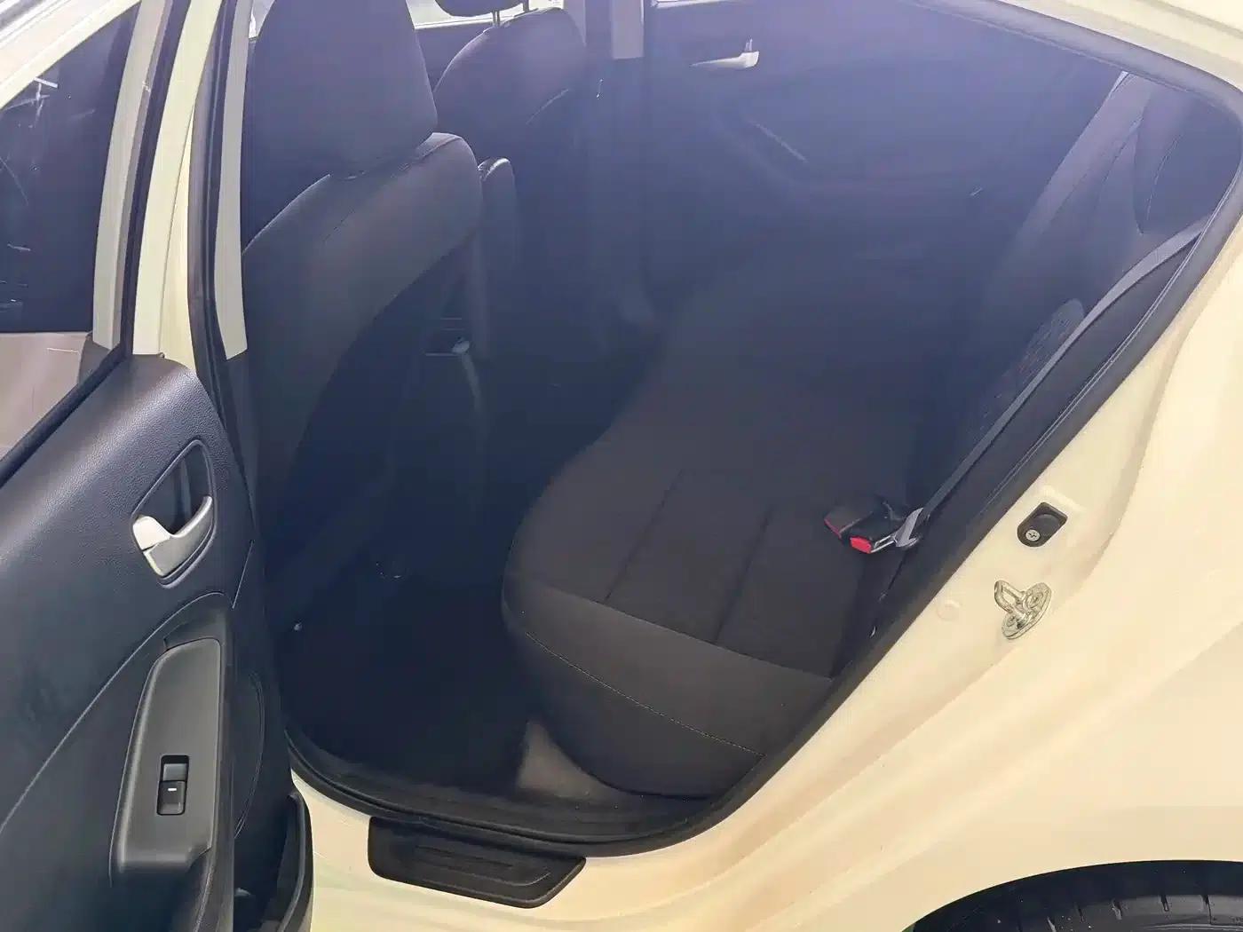 Kia K3 2015 1.6L Automatic GL — миниатюра 5