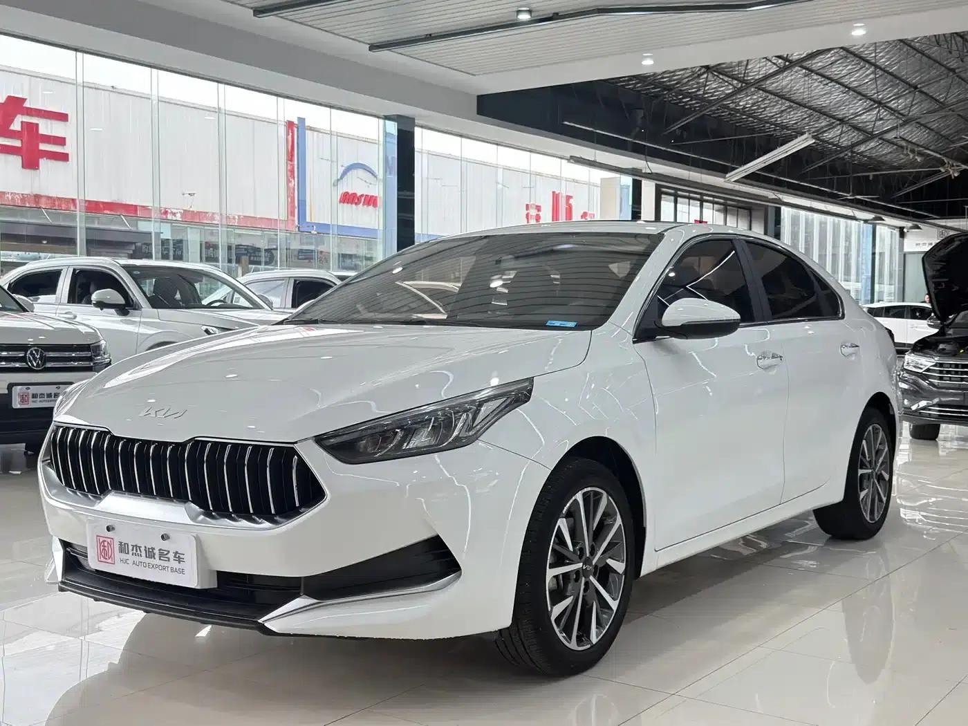 Kia K3 2021 1.5L CVT Fashion Edition — миниатюра 1