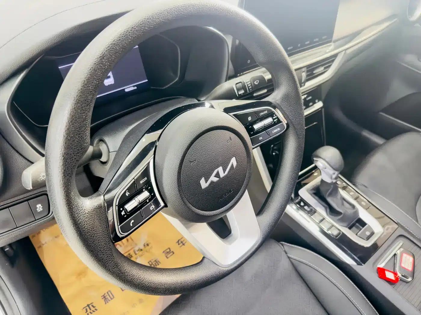 Kia K3 2021 1.5L CVT Fashion Edition — миниатюра 6