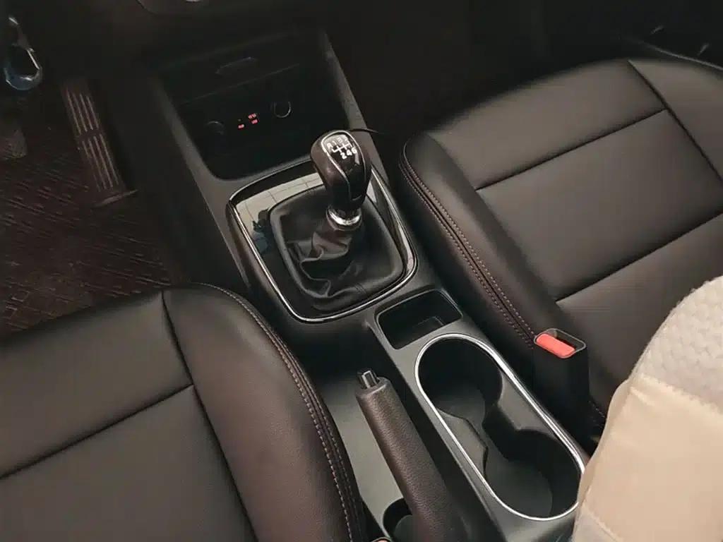 Kia K3 2016 1.6L Manual GLS — миниатюра 14