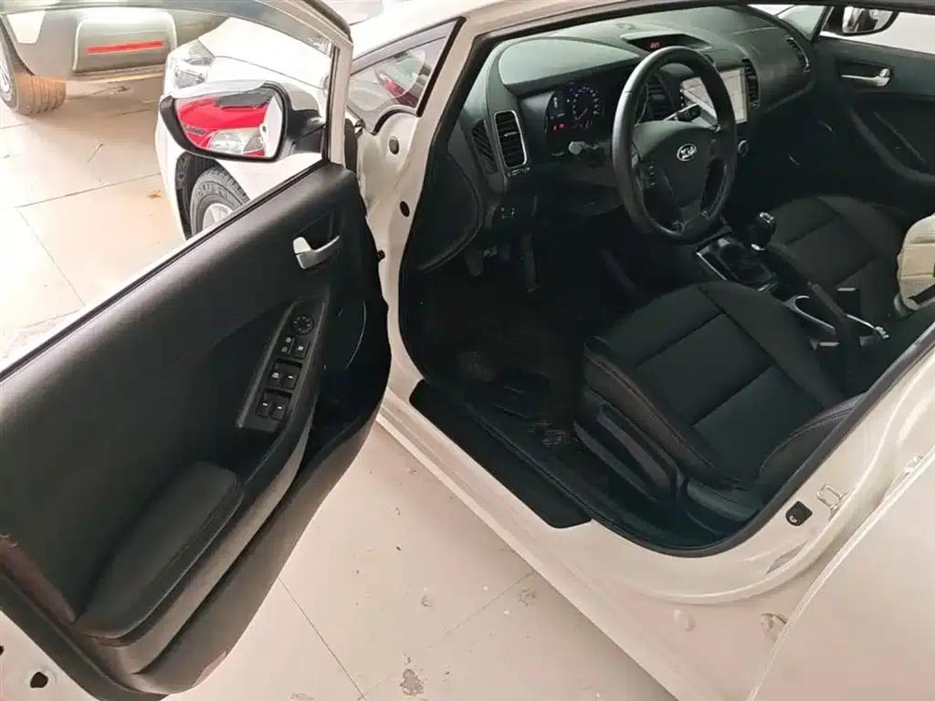 Kia K3 2016 1.6L Manual GLS — миниатюра 16