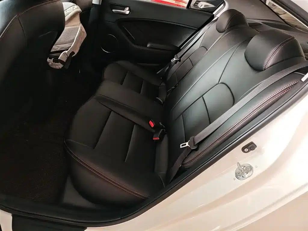 Kia K3 2016 1.6L Manual GLS — миниатюра 17
